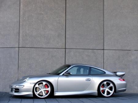 porche carrera de profil